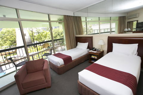 Madison Tower Mill Hotel - Accommodation Gladstone 7