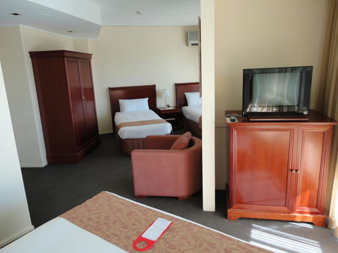 Madison Tower Mill Hotel - Accommodation Gladstone 20