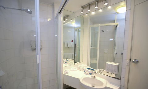 Madison Tower Mill Hotel - Accommodation Gladstone 10