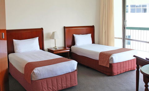 Madison Tower Mill Hotel - Accommodation Gladstone 5