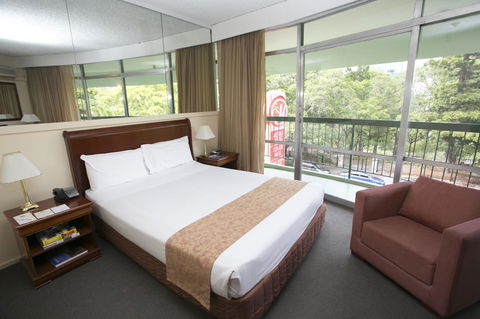 Madison Tower Mill Hotel - Accommodation Gladstone 6