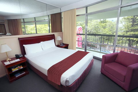 Madison Tower Mill Hotel - Accommodation Gladstone 4