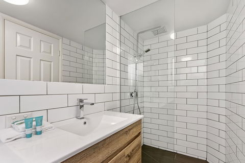 Dockside Apartments Mooloolaba - Accommodation Gladstone 2