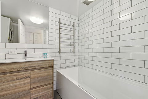 Dockside Apartments Mooloolaba - Accommodation Gladstone 3