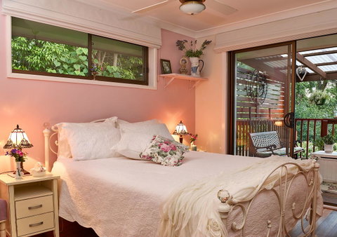 Manitzky Magic -B&B Home With Heart - Accommodation Gladstone 0