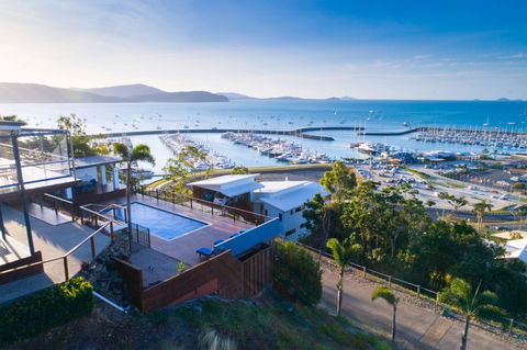 Nautilus On The Hill - Airlie Beach - Accommodation Gladstone 0