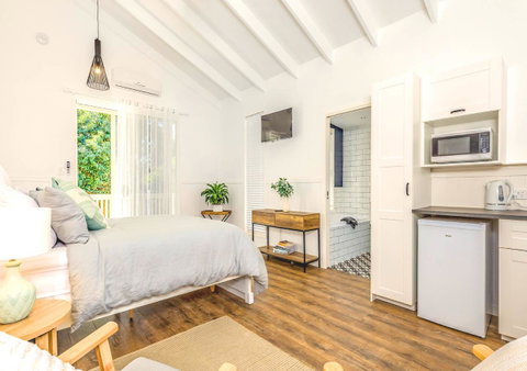 Hampton Estate Wines - Accommodation Gladstone 7