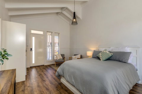 Hampton Estate Wines - Accommodation Gladstone 31