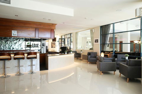 Hotel Diana - Accommodation Gladstone 4