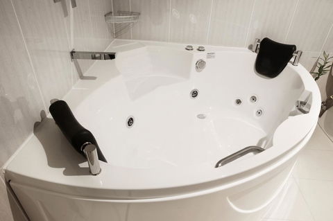 Hotel Diana - Accommodation Gladstone 36