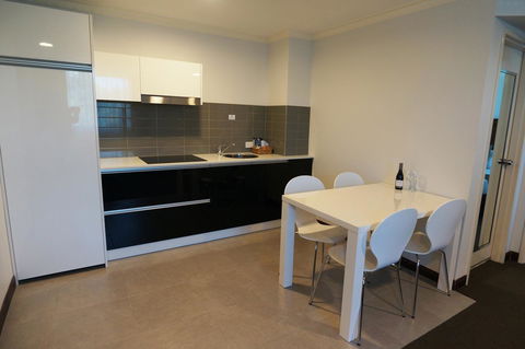 Hotel Diana - Accommodation Gladstone 43
