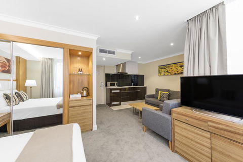 Hotel Diana - Accommodation Gladstone 38