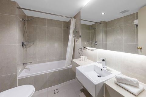 Hotel Diana - Accommodation Gladstone 33