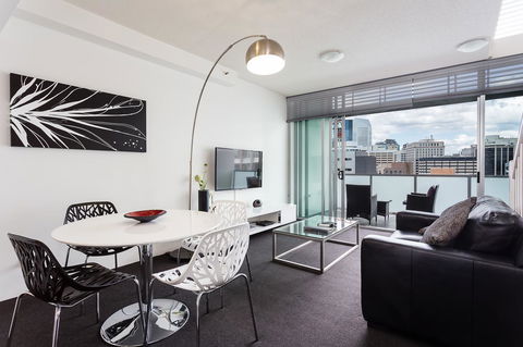 Oxygen Apartments - Accommodation Gladstone 2
