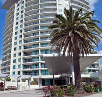 Wings Resort Apartments and 2 Story Penthouses - We Accommodate - Accommodation Gladstone