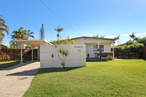 6 Botany Court Marcoola Beach - Pet Friendly 500 Bond - Accommodation Gladstone 0