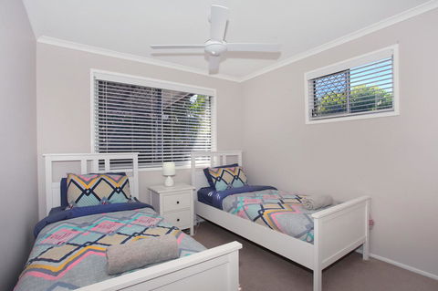 6 Botany Court Marcoola Beach - Pet Friendly 500 Bond - Accommodation Gladstone 2