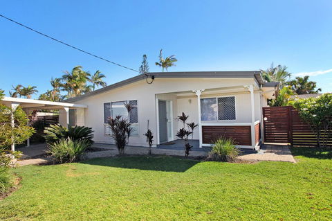 6 Botany Court Marcoola Beach - Pet Friendly 500 Bond - Accommodation Gladstone 1