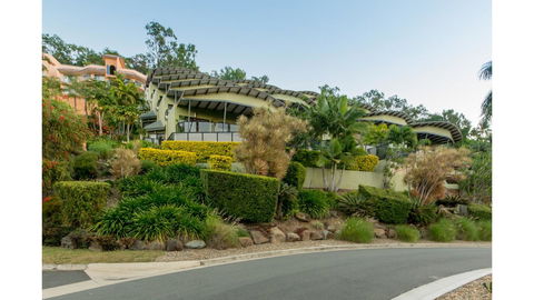 Paradise Penthouse At Waves - Airlie Beach - Accommodation Gladstone 29
