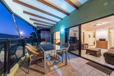 Paradise Penthouse At Waves - Airlie Beach - Accommodation Gladstone 27