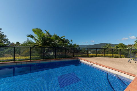 Paradise Penthouse At Waves - Airlie Beach - Accommodation Gladstone 3