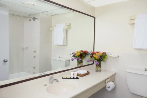 The Benson Hotel - Accommodation Gladstone 14