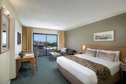 The Benson Hotel - Accommodation Gladstone 7