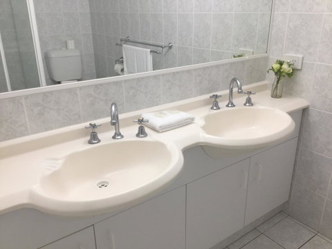 The Penthouses Apartments - Accommodation Gladstone 35