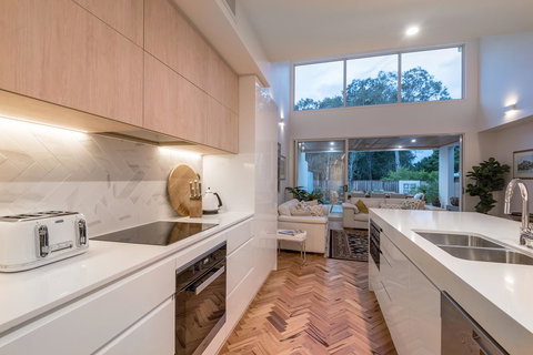 Noosa Villas - Accommodation Gladstone 15