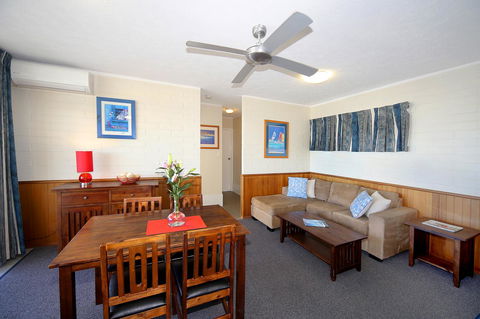 Surf Dance Apartments - Accommodation Gladstone 34