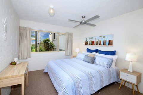 Surf Dance Apartments - Accommodation Gladstone 2