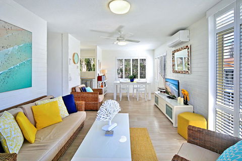 Surf Dance Apartments - Accommodation Gladstone 14