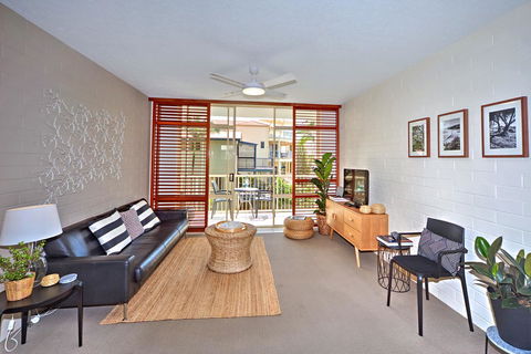 Surf Dance Apartments - Accommodation Gladstone 10