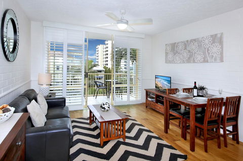 Surf Dance Apartments - Accommodation Gladstone 7