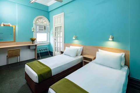 Hides Hotel - Accommodation Gladstone 18