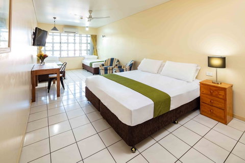 Hides Hotel - Accommodation Gladstone 13