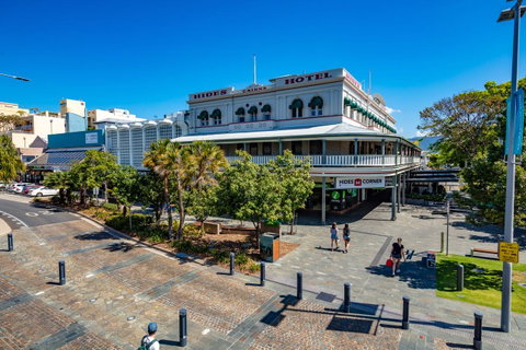 Hides Hotel - Accommodation Gladstone 2