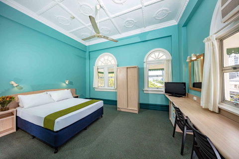 Hides Hotel - Accommodation Gladstone 19