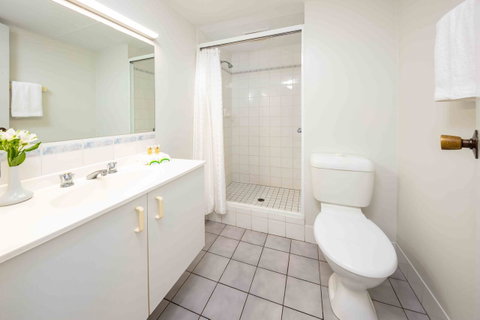 Hides Hotel - Accommodation Gladstone 6