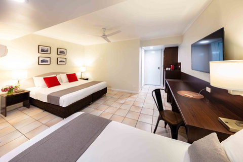 Hides Hotel - Accommodation Gladstone 7