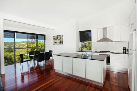 224 Centenary Heights Road Coolum Beach, 500 Dollar Bond, Linen Included - Accommodation Gladstone 2