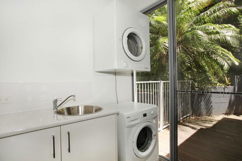 224 Centenary Heights Road Coolum Beach, 500 Dollar Bond, Linen Included - Accommodation Gladstone 14