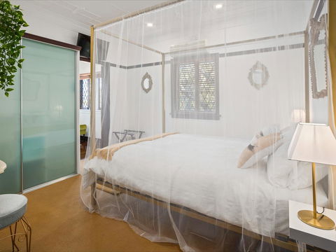 Anville Court - Accommodation Gladstone 9