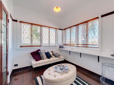 Anville Court - Accommodation Gladstone 13