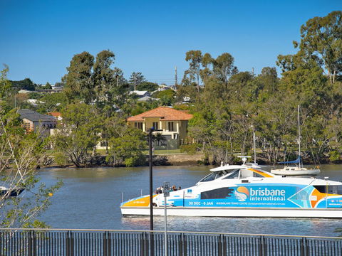 Anville Court - Accommodation Gladstone 11