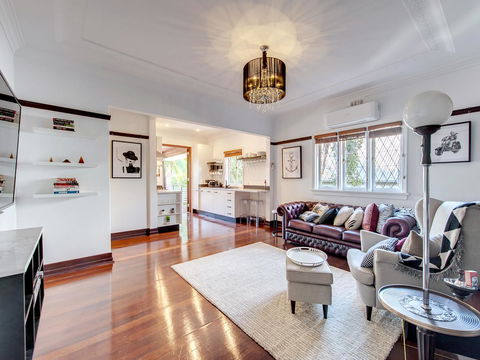 Anville Court - Accommodation Gladstone 6