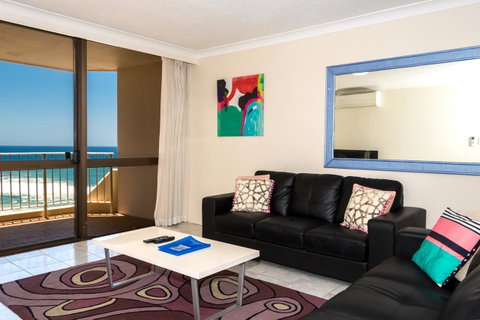 Breakers North Absolute Beachfront Apartments - Official - Accommodation Gladstone 10