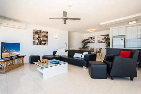 Breakers North Absolute Beachfront Apartments - Official - Accommodation Gladstone 23