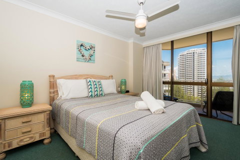 Breakers North Absolute Beachfront Apartments - Official - Accommodation Gladstone 41
