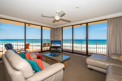 Breakers North Absolute Beachfront Apartments - Official - Accommodation Gladstone 28